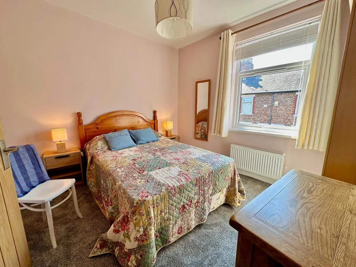 Holly Tree Cottage York 0*,